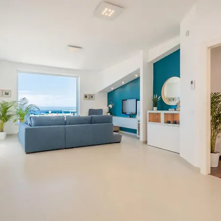 Quirat Superior By Interhome Terrasini