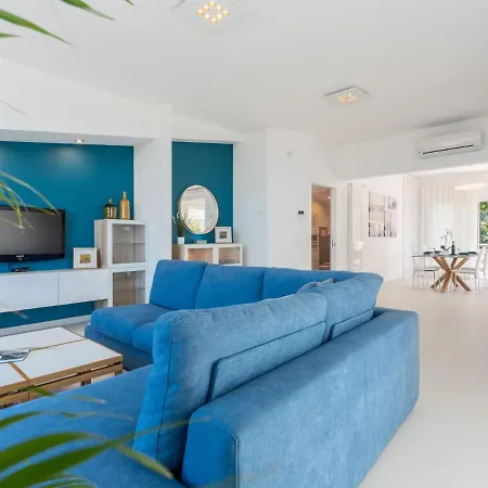Quirat Superior By Interhome